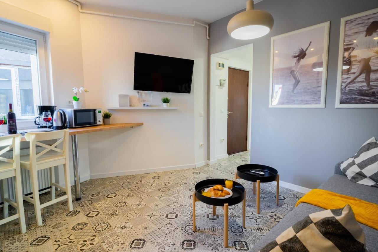 One Bedroom Flat In Bucharest'S Historic District المظهر الخارجي الصورة