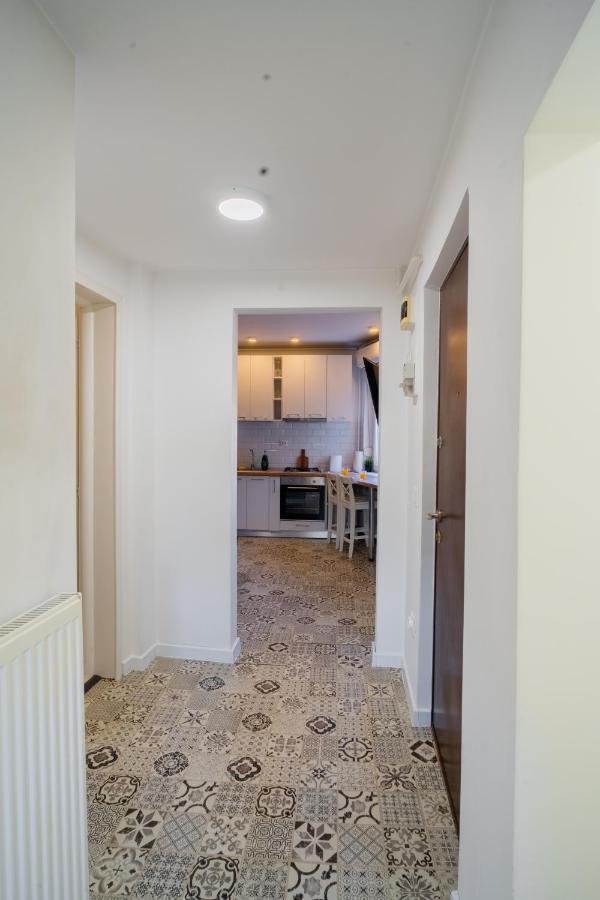 One Bedroom Flat In Bucharest'S Historic District المظهر الخارجي الصورة