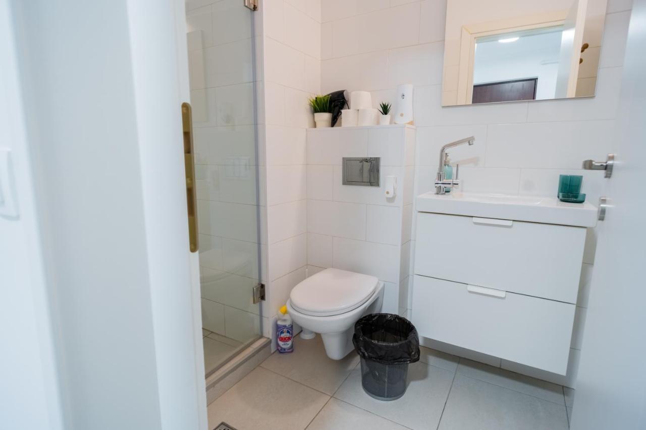 One Bedroom Flat In Bucharest'S Historic District المظهر الخارجي الصورة
