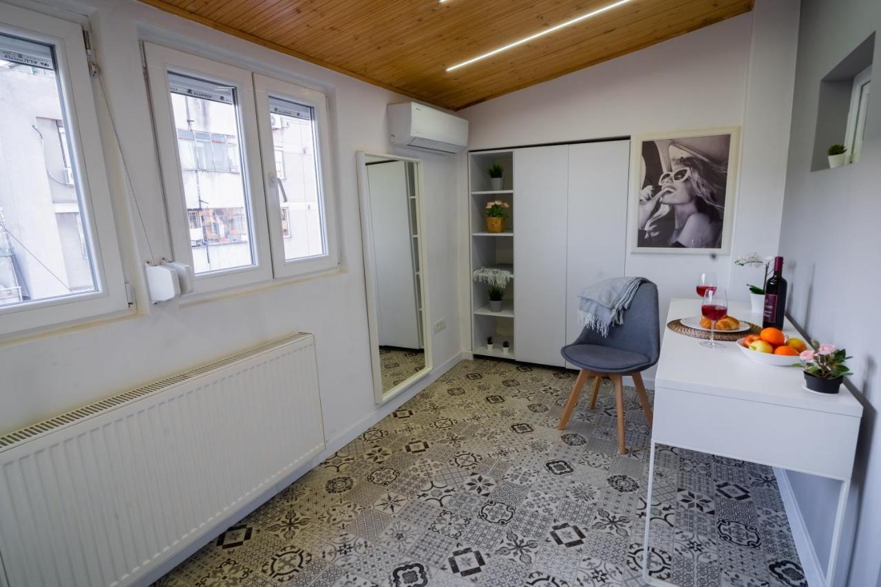 One Bedroom Flat In Bucharest'S Historic District المظهر الخارجي الصورة