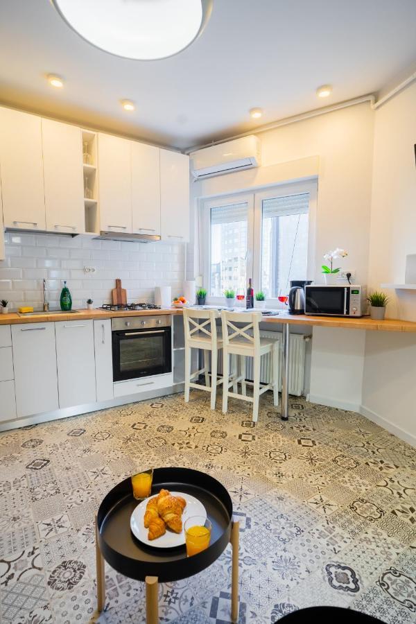 One Bedroom Flat In Bucharest'S Historic District المظهر الخارجي الصورة