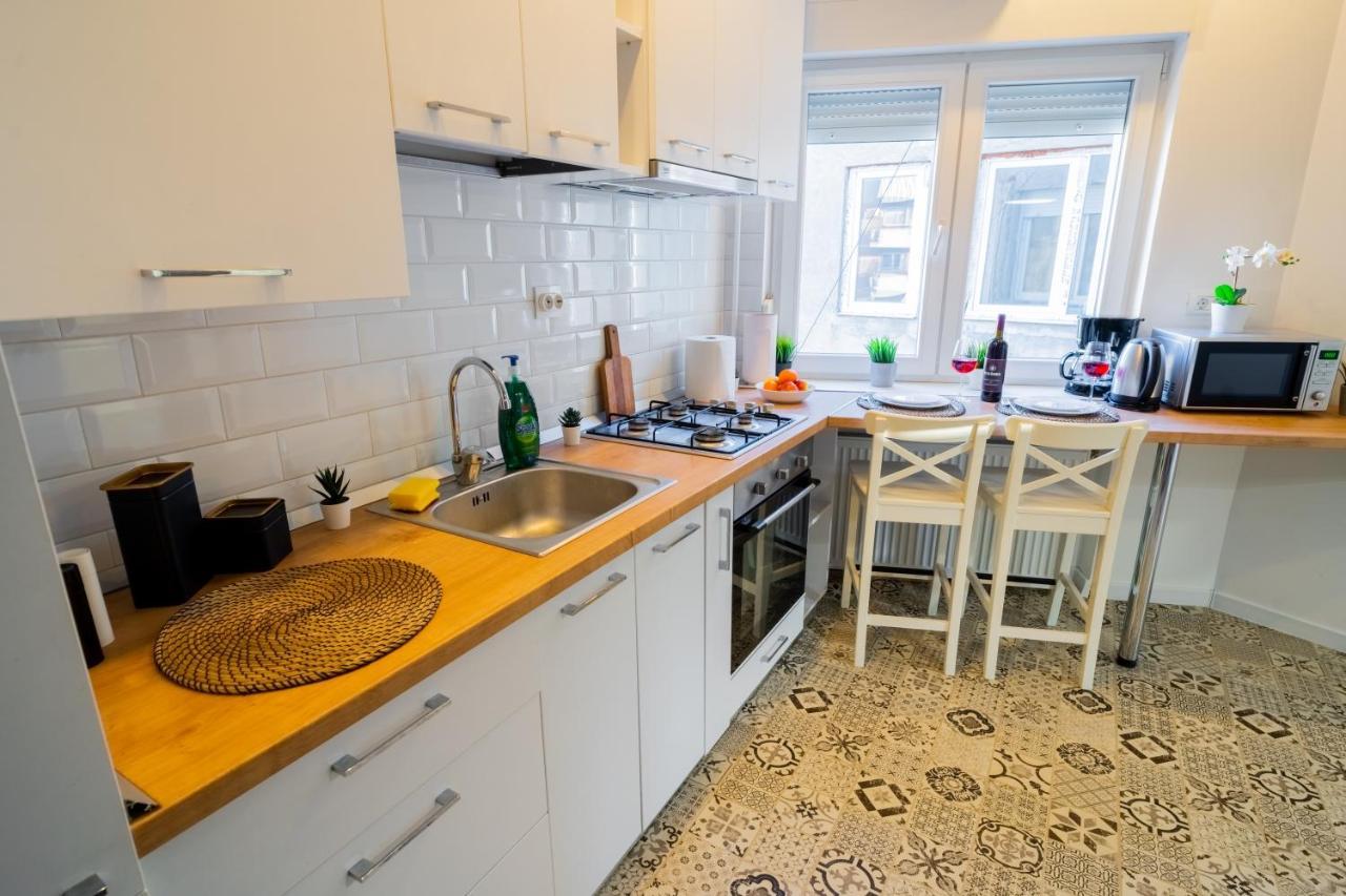 One Bedroom Flat In Bucharest'S Historic District المظهر الخارجي الصورة
