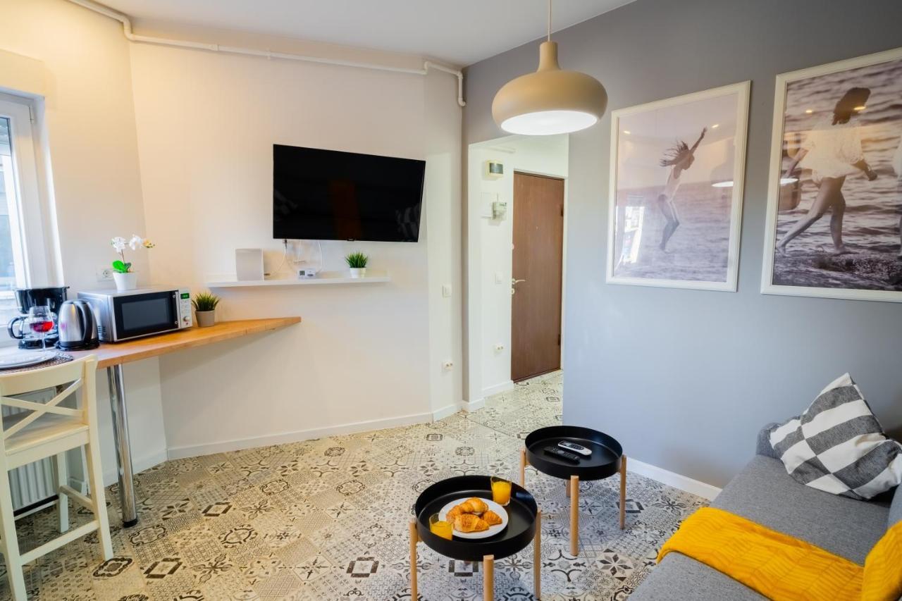 One Bedroom Flat In Bucharest'S Historic District المظهر الخارجي الصورة
