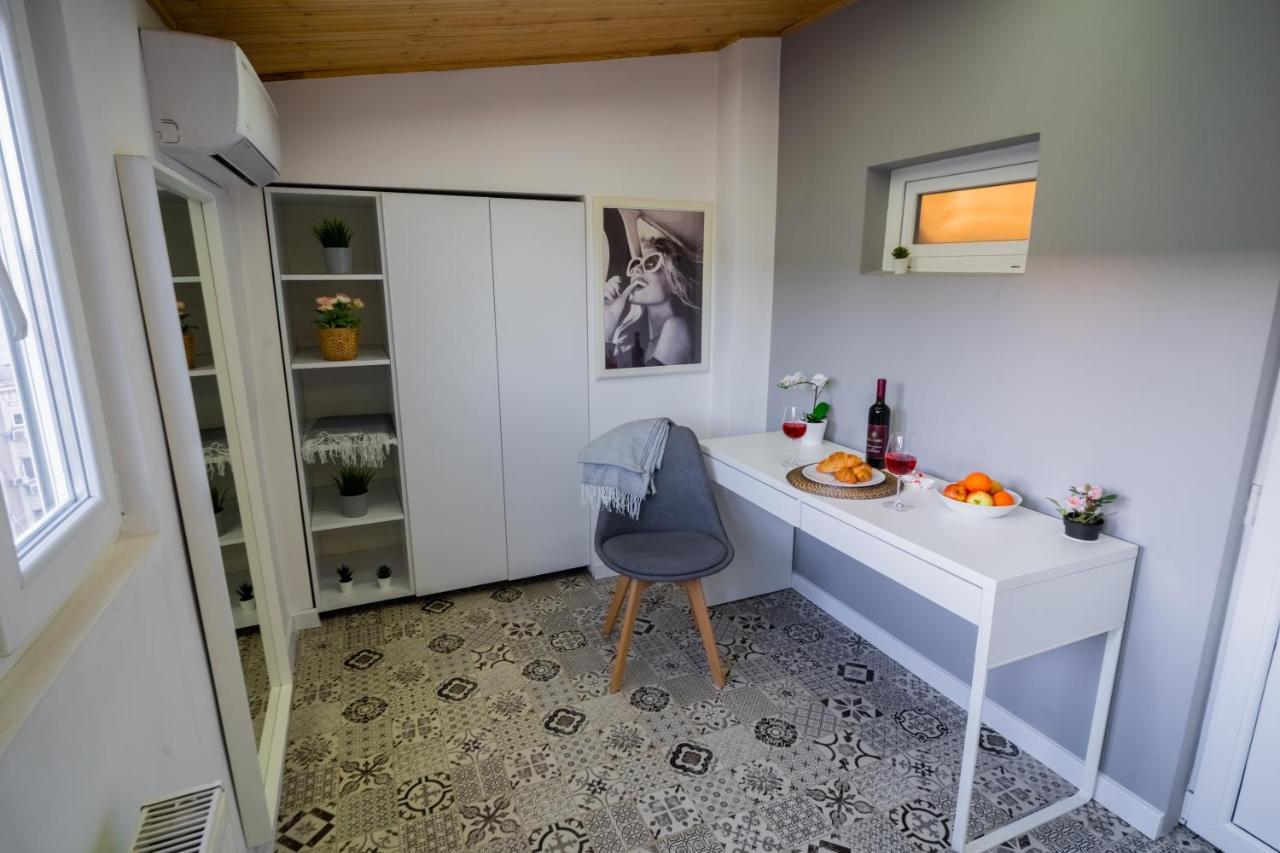 One Bedroom Flat In Bucharest'S Historic District المظهر الخارجي الصورة